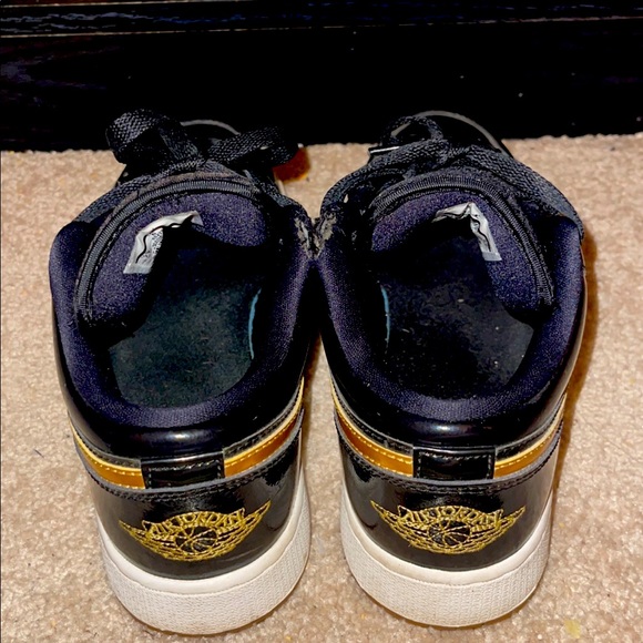Black and Gold Jordan’s - Picture 3 of 3